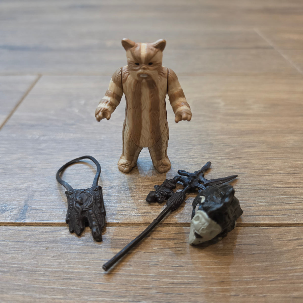 STAR WARS Vintage Action Figure - LOGRAY (Ewok Medicine Man) Original Loose 1980s